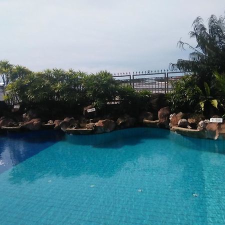 מירי Grand Palace Hotel מראה חיצוני תמונה