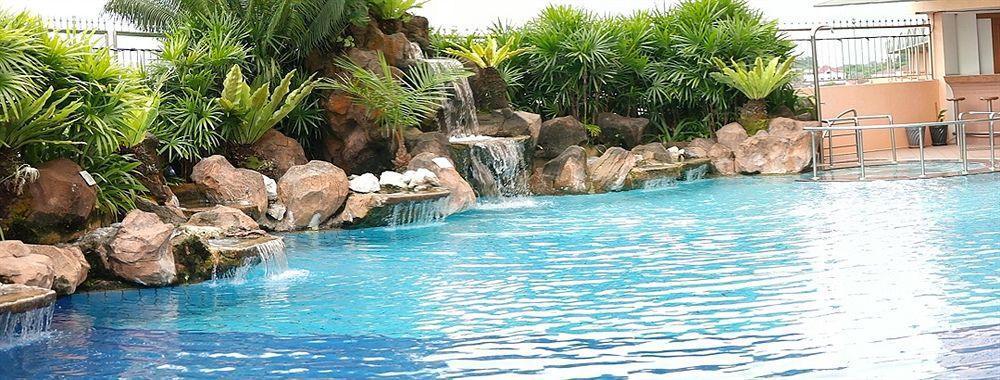 מירי Grand Palace Hotel מראה חיצוני תמונה
