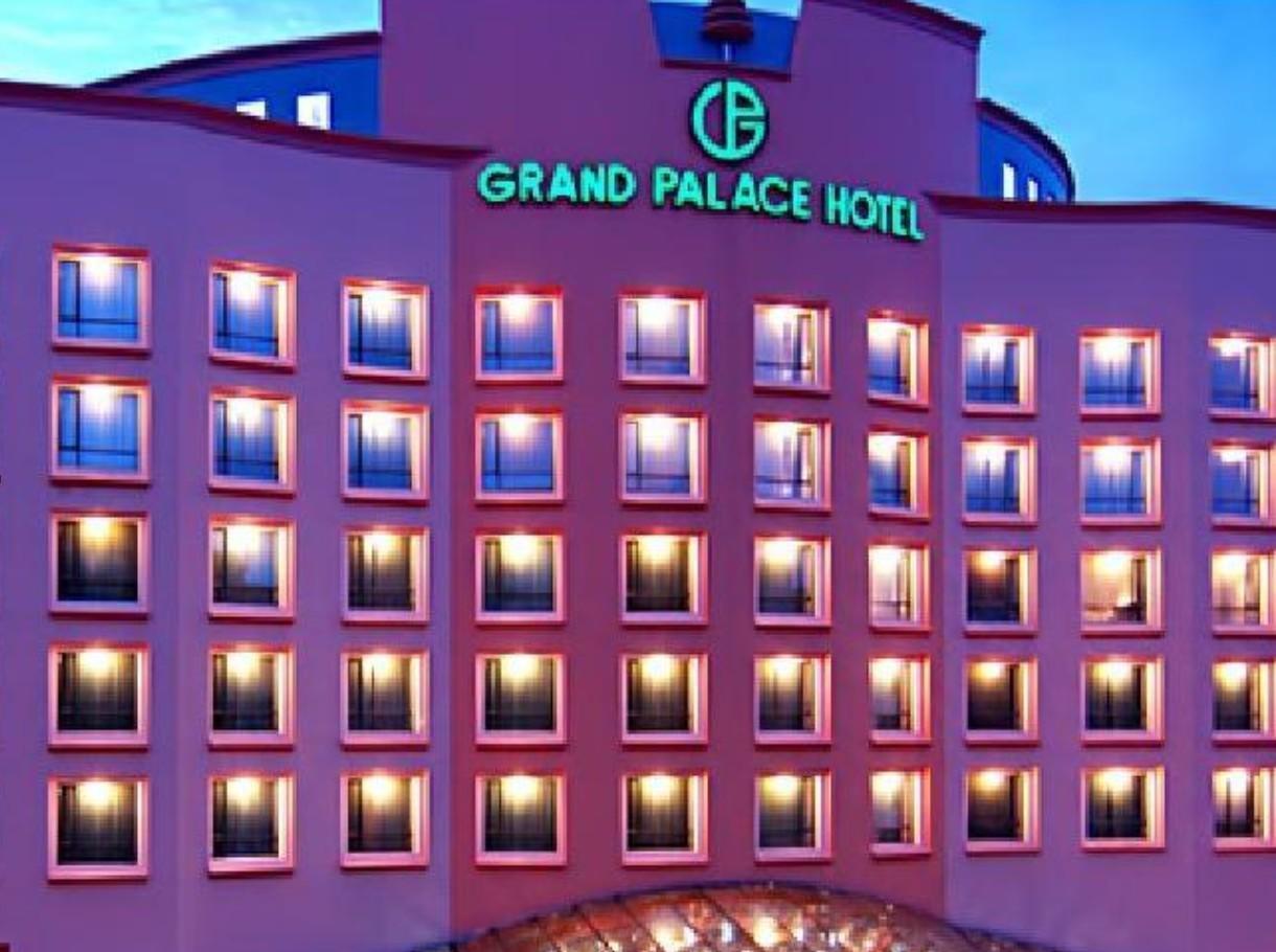 מירי Grand Palace Hotel מראה חיצוני תמונה