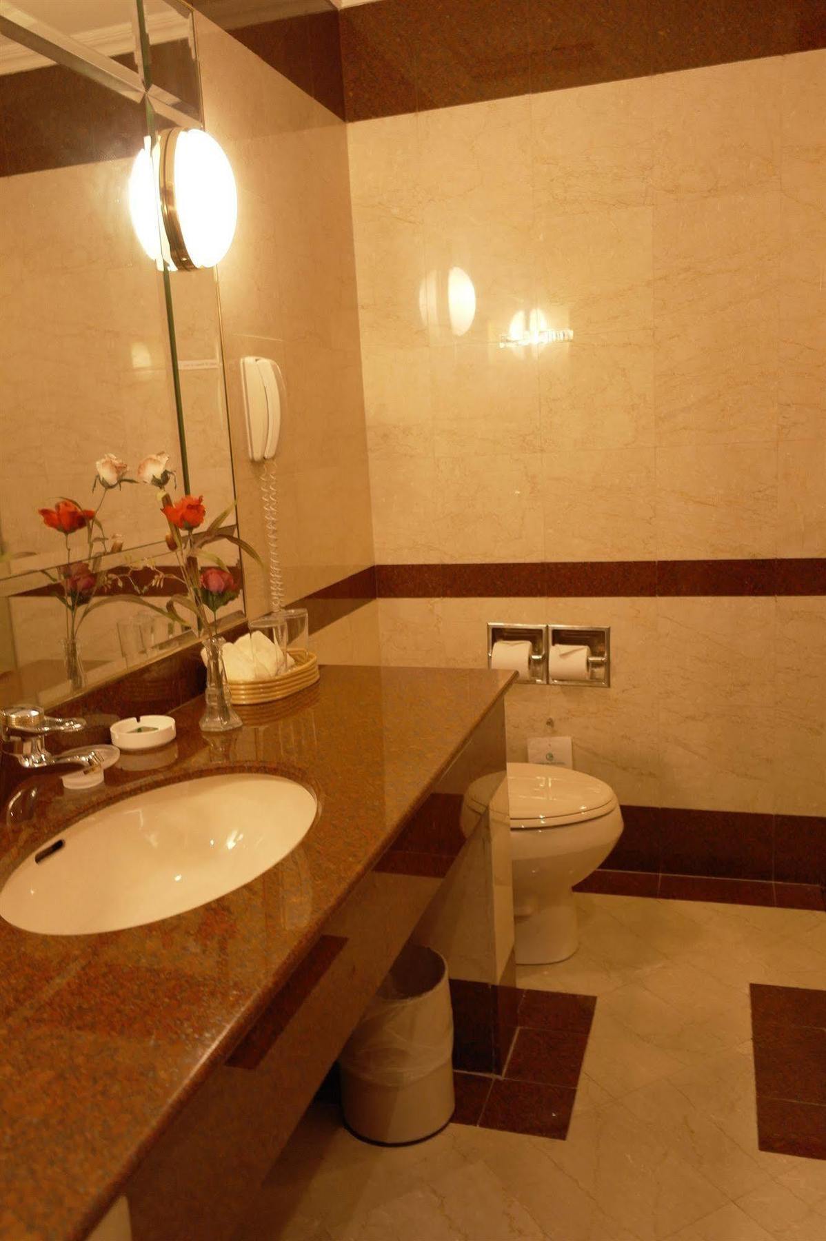 מירי Grand Palace Hotel מראה חיצוני תמונה
